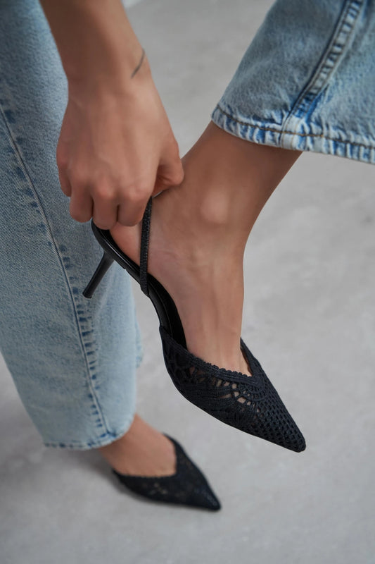 Black knit Mesh-deatail
